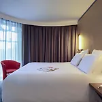 Hotel Radisson Blu Cdg Airport Terminal Hotel, Paris Le Mesnil-Amelot