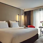 Hotel Radisson Blu Cdg Airport Terminal Hotel, Paris