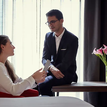 Hotel Radisson Blu Cdg Airport Terminal Hotel, Paris