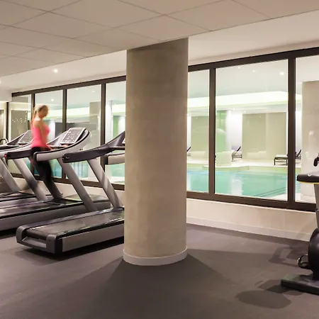 Radisson Blu Cdg Airport Terminal Hotel, Paris