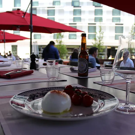 Radisson Blu Cdg Airport Terminal Hotel, Paris Le Mesnil-Amelot