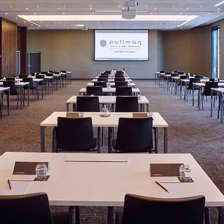 Hotel Radisson Blu Cdg Airport Terminal Hotel, Paris