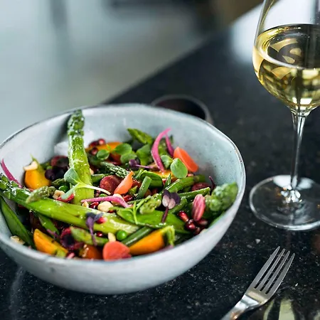 Radisson Blu Cdg Airport Terminal Hotel, Paris 4*