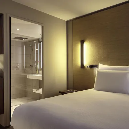 מלון Radisson Blu Cdg Airport Terminal Hotel, Paris לה מניל-אמלו