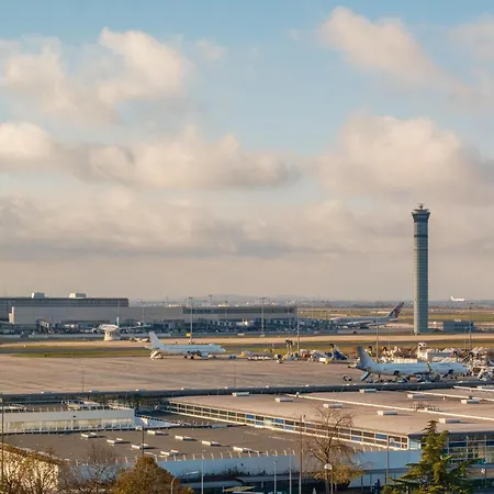 بولمان باريس مطار رواسي شارل ديغول لي ميسنيل أميلو