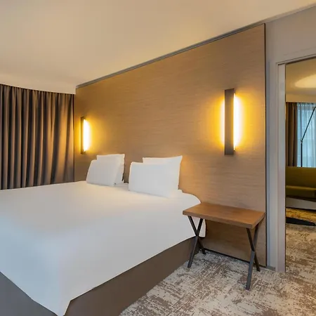 מלון Radisson Blu Cdg Airport Terminal Hotel, Paris 4*