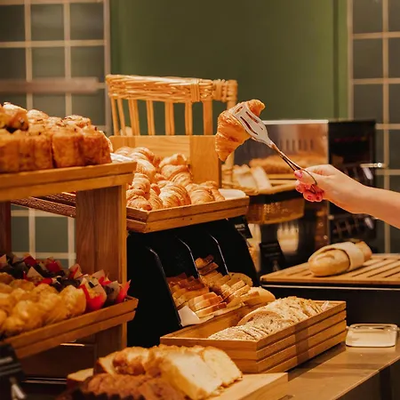 فندق بولمان باريس مطار رواسي شارل ديغول 4*