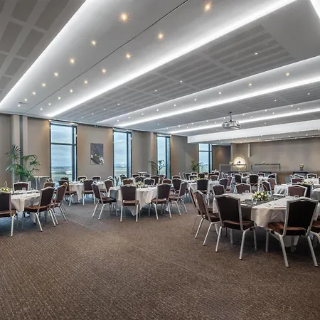 بولمان باريس مطار رواسي شارل ديغول فندق لي ميسنيل أميلو