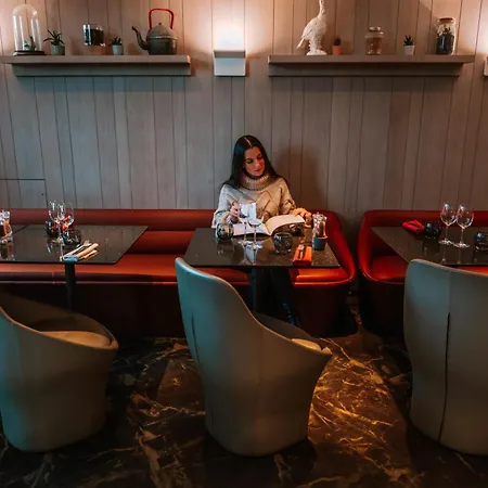 Radisson Blu Cdg Airport Terminal Hotel, Paris 4*