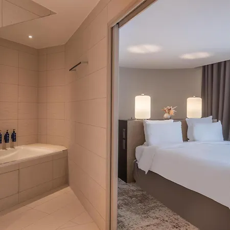 Radisson Blu Cdg Airport Terminal Hotel, Paris