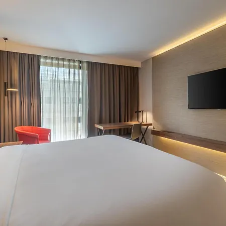 Szálloda Radisson Blu Cdg Airport Terminal Hotel, Paris 4*