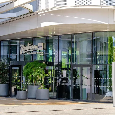 Hotel Radisson Blu Cdg Airport Terminal Hotel, Paris