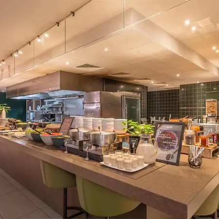 Radisson Blu Cdg Airport Terminal Hotel, Paris Le Mesnil-Amelot