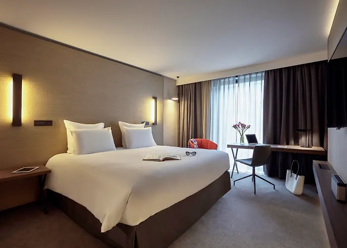 Radisson Blu Cdg Airport Terminal Hotel, Paris