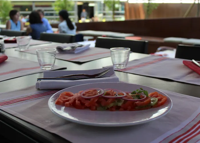 Radisson Blu Cdg Airport Terminal Hotel, Paris מלון לה מניל-אמלו