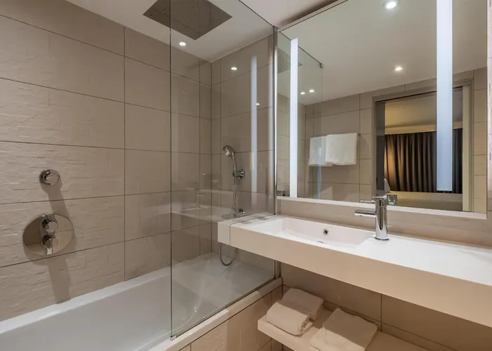 Hotel Radisson Blu Cdg Airport Terminal Hotel, Paris Le Mesnil-Amelot